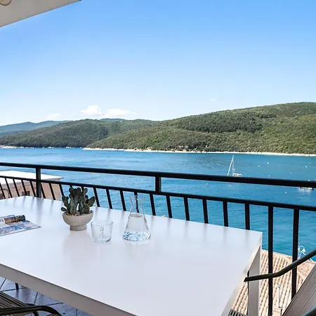 Lägenhet 3 Rabac