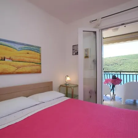 Apartment 3 *